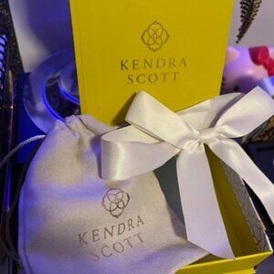 Kendra Scott Dustbag, Box & Bow